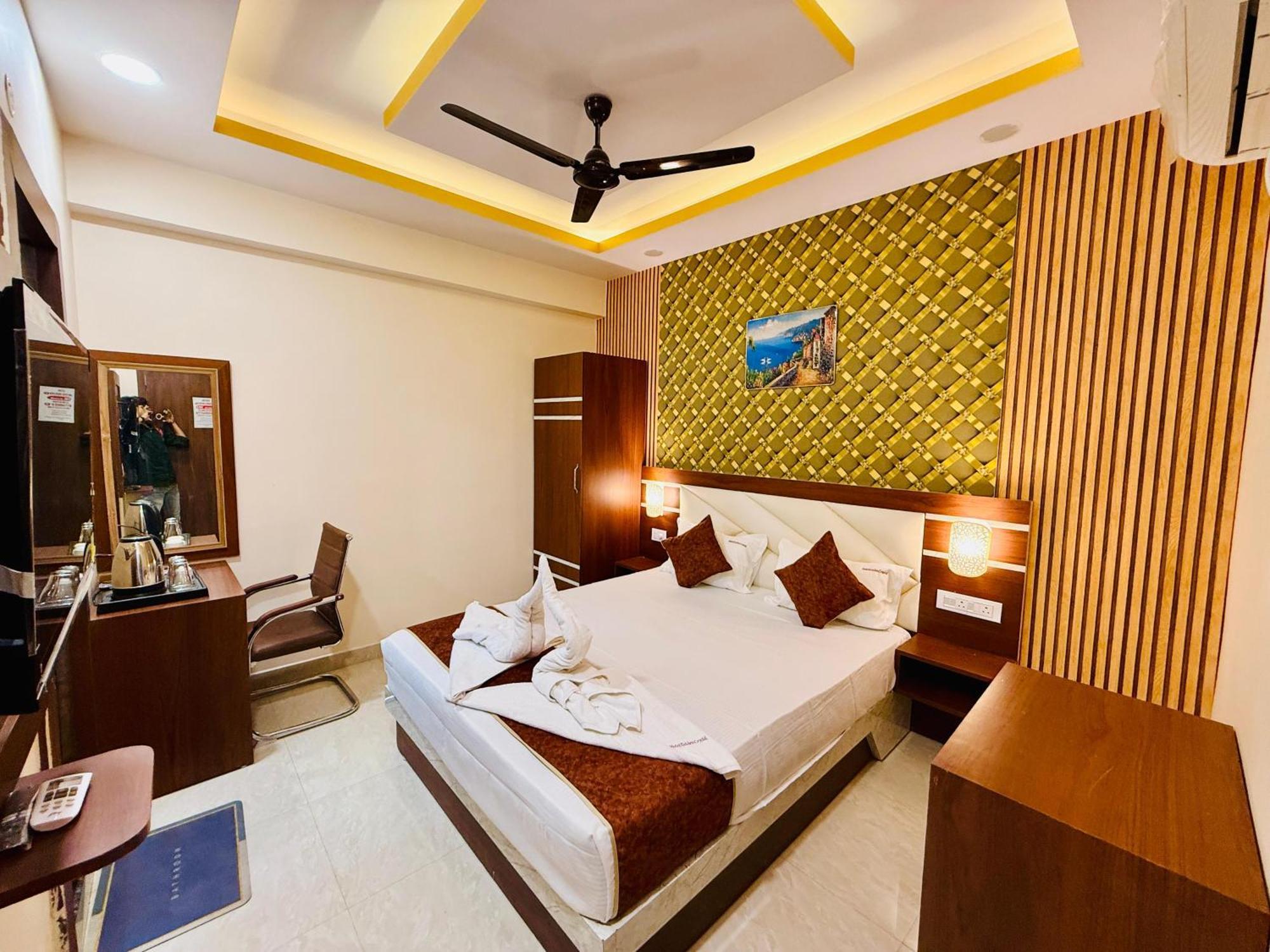 Hotel Golden Crystal Patna  Pokoj fotografie